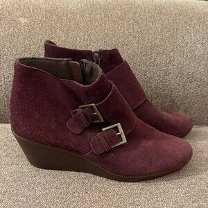 Munro Women's Burgundy Suede Ankle Boots 8.5